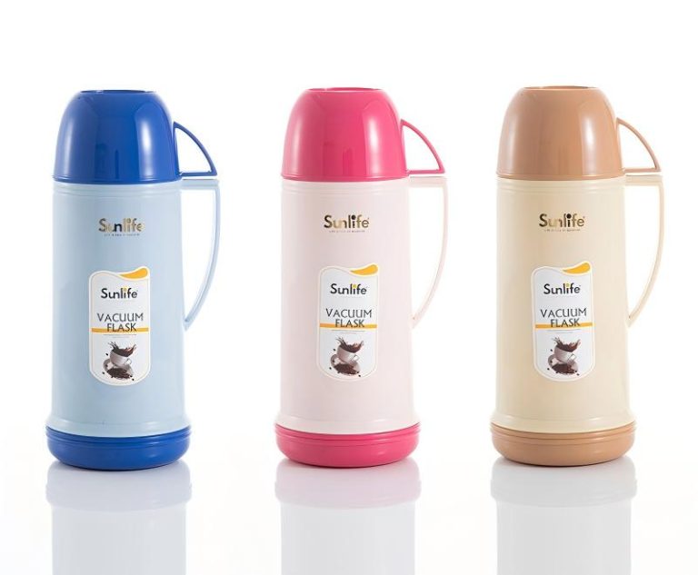 The 5 Best Lightweight Plastic Vacuum Flasks for Hiking & Travel in 2025